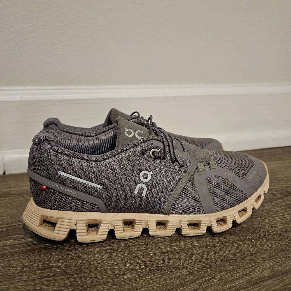 On Cloud 5 Women's 7 Gray Sand Running Shoes Sneakers 59.98883